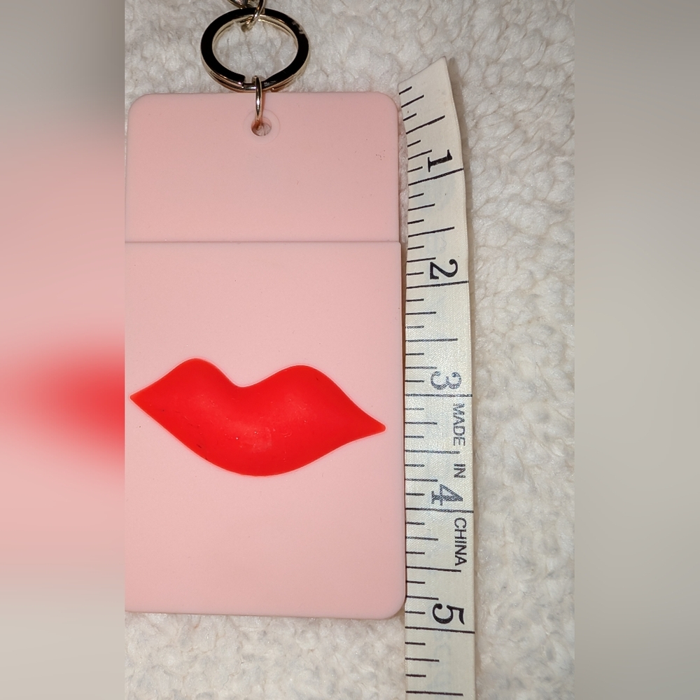 KATE SPADE Pink and Red Lip ID CLIP For Lanyard NWT W Lipstick/Bow Bag Charm - Picture 3 of 8